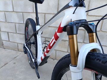 Used Trek Procaliber SRAM GX Eagle AXS (T-Type) 2022 Mountainbike, White — image 10 of 12