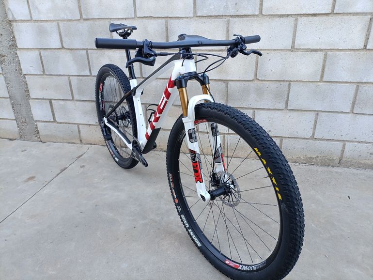 Used Trek Procaliber SRAM GX Eagle AXS (T-Type) 2022 Mountainbike, White — image 8 of 12