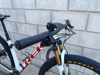 Used Trek Procaliber SRAM GX Eagle AXS (T-Type) 2022 Mountainbike, White — image 7 of 12