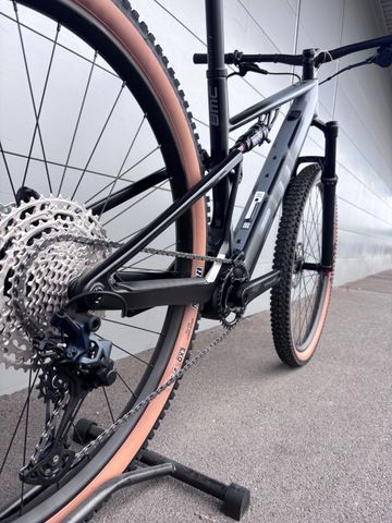 Tweedehands BMC Fourstroke 01 AMP 2023 Mountainbike — afbeelding 2 van 4