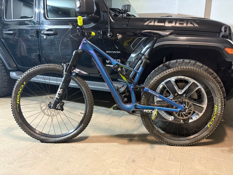 Used Specialized Men's Stumpjumper Comp Carbon 29 - 12-speed 2020 2020 Mountainbike, Purple, 29 — image 7 of 7