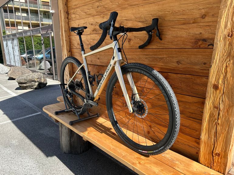 Used Santa Cruz STIGMATA Force / 1X / Carbon CC / 650b 2022 2022 Road & Gravel, Light Gray — image 2 of 4