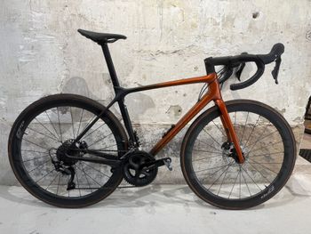 Used Giant Montage Kit Cadre Giant Tcr Advanced Pro 0 Shimano 105 2022 Road & Gravel, Orange — image 1 of 4