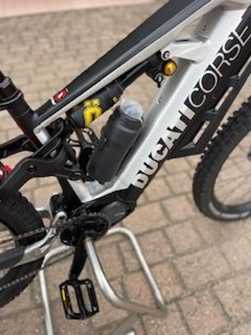 Used DUCATI RR 2023 Mountainbike, Red — image 5 of 7