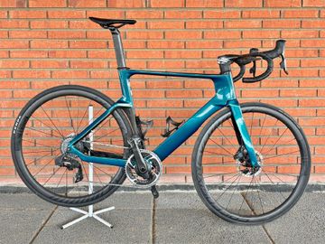 Tweedehands Orbea Aero, 2022 2022 Road & Gravel