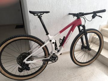 Gebrauchtes Berria Racer 2023 Mountainbike, Weiß — Bild 1 von 8