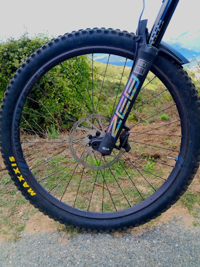Canyon Torque 29 CF 7 2023 2023 Mountainbike usato, Nero — immagine 3 di 7