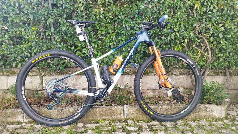 Used Lee Cougan Rampage Innova Team 2023 2023 Mountainbike, Weiß, 29 — image 1 of 5