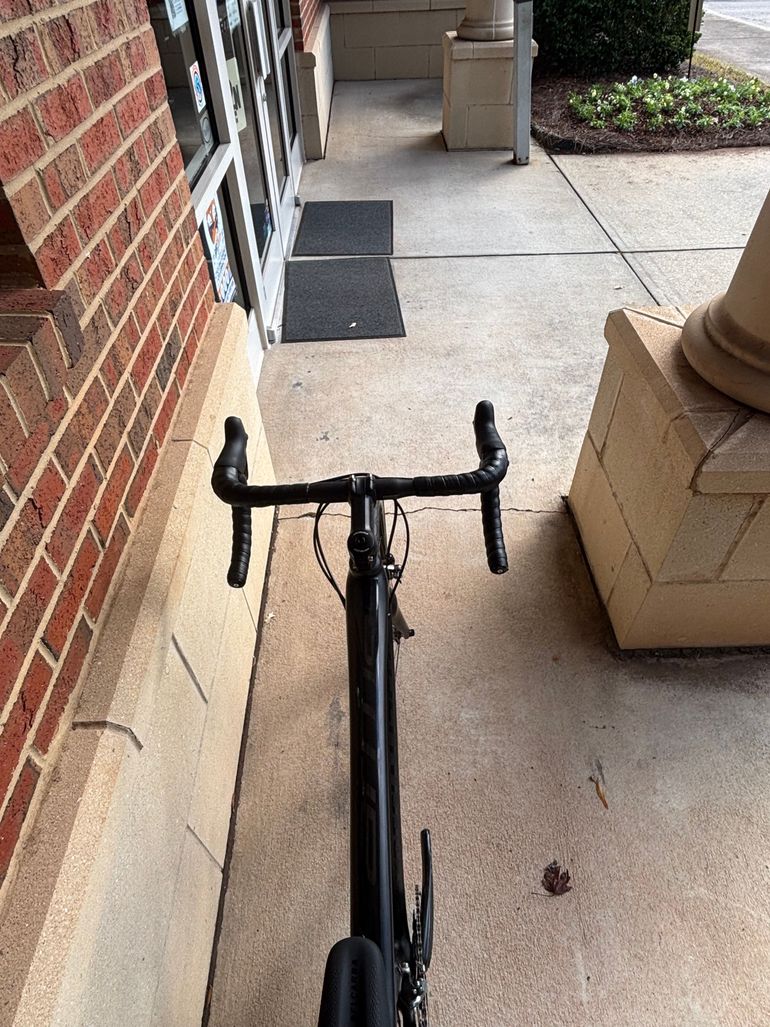 Used Specialized Tarmac SRAM Red 2016 Road & Gravel, Black — image 4 of 5
