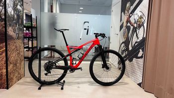 Used Specialized Expert 2017 2017 Mountainbike, Orange — image 2 of 9