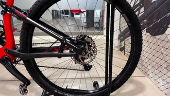 Used Specialized Expert 2017 2017 Mountainbike, Orange — image 8 of 9