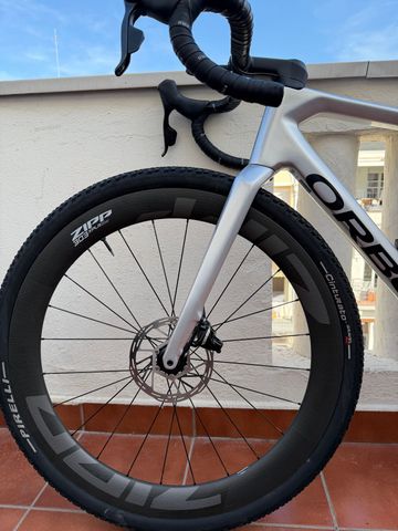 Orbea Terra SRAM Force eTap AXS 2025 Road & Gravel usato, Grigio chiaro — immagine 9 di 10