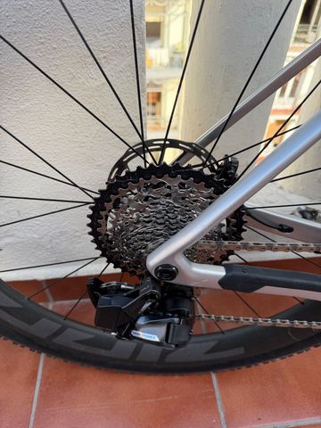 Orbea Terra SRAM Force eTap AXS 2025 Road & Gravel usato, Grigio chiaro — immagine 5 di 10