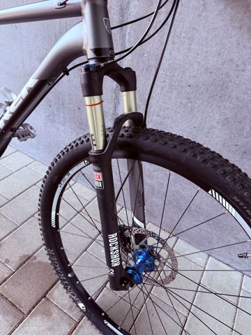 Used Trek Superfly 6 2014 2014 Mountainbike, Light Gray, 29 — image 3 of 9