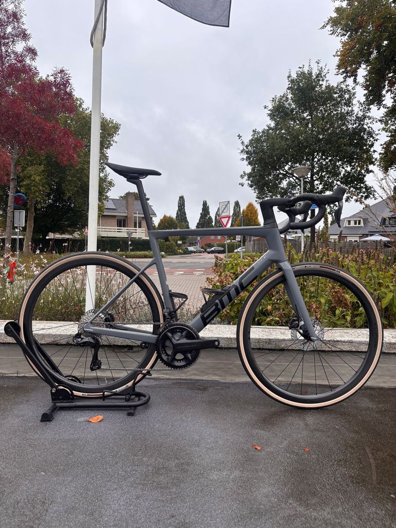 Used BMC Teammachine SLR 01 FIVE 2023 2023 Road & Gravel — image 1 of 5