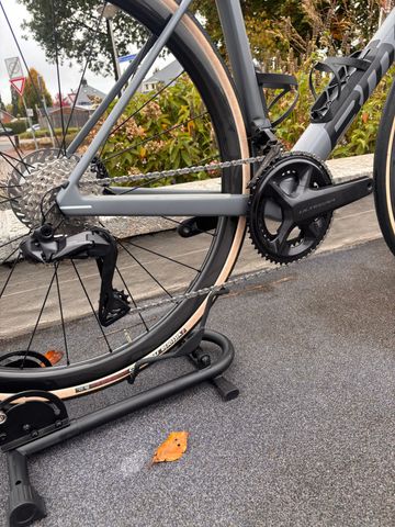 BMC Teammachine SLR 01 FIVE 2023 2023 Road & Gravel usato, Grigio chiaro — immagine 2 di 5