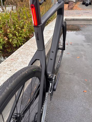 Tweedehands BMC Roadmachine 01 AMP THREE 2024 2024 Road & Gravel — afbeelding 6 van 7