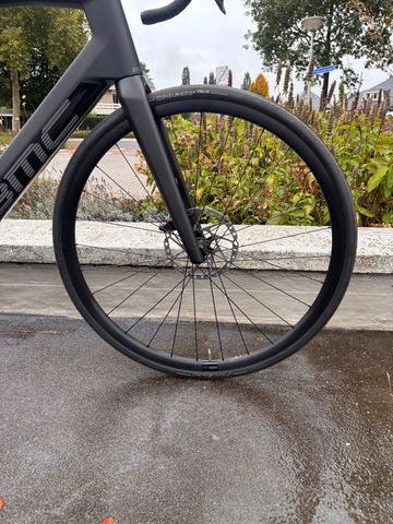 Tweedehands BMC Roadmachine 01 AMP THREE 2024 2024 Road & Gravel — afbeelding 7 van 7