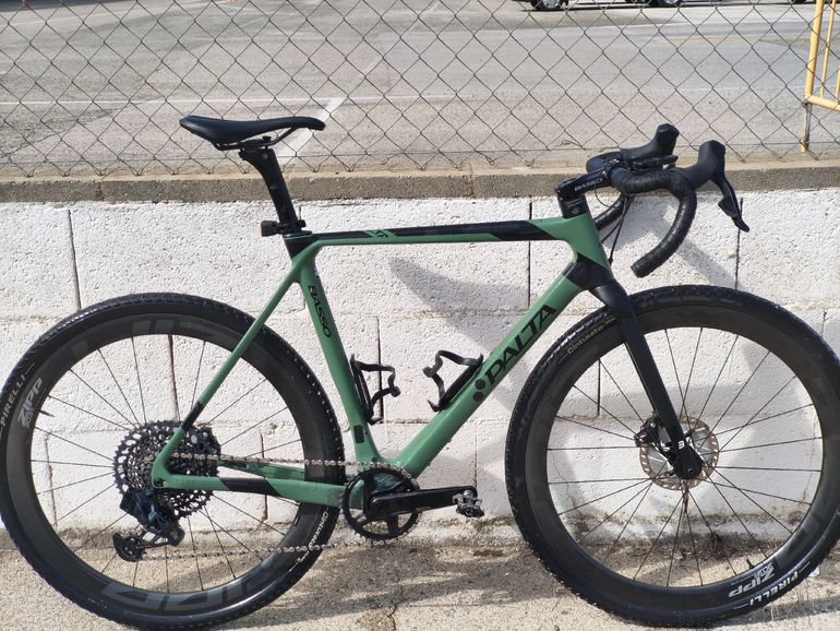 Basso Palta SRAM Rival GX Eagle AXS Mullet 2021 2021 Road & Gravel de segunda mano, Verde — imagen 1 de 7