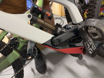 Gebrauchtes YT Industries Tues SRAM X01 DH 2018 Mountainbike, Weiß — Bild 10 von 18