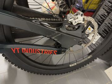Gebrauchtes YT Industries Tues SRAM X01 DH 2018 Mountainbike, Weiß — Bild 17 von 18
