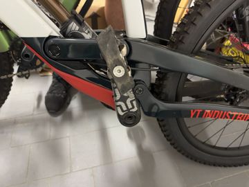 Gebrauchtes YT Industries Tues SRAM X01 DH 2018 Mountainbike, Weiß — Bild 18 von 18