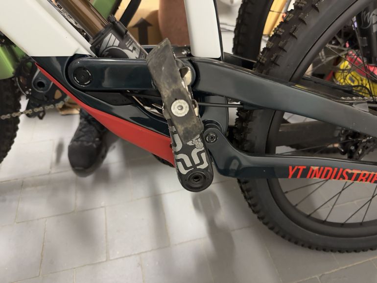 Used YT Industries Tues SRAM X01 DH 2018 Mountainbike, White — image 18 of 18