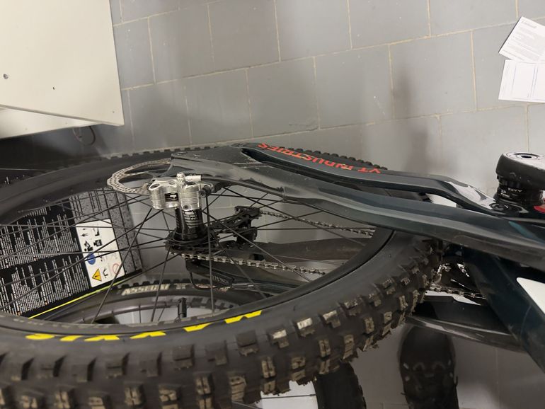 Used YT Industries Tues SRAM X01 DH 2018 Mountainbike, White — image 16 of 18