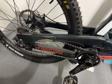 Gebrauchtes YT Industries Tues SRAM X01 DH 2018 Mountainbike, Weiß — Bild 12 von 18