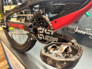 Gebrauchtes YT Industries Tues SRAM X01 DH 2018 Mountainbike, Weiß — Bild 2 von 18