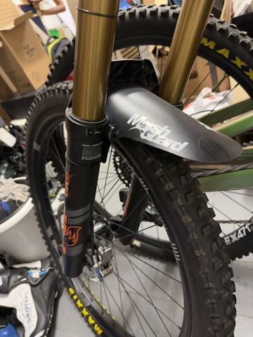 Gebrauchtes YT Industries Tues SRAM X01 DH 2018 Mountainbike, Weiß — Bild 11 von 18