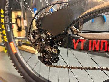 Gebrauchtes YT Industries Tues SRAM X01 DH 2018 Mountainbike, Weiß — Bild 8 von 18