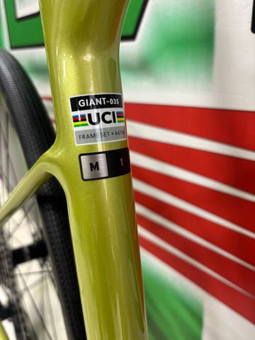 Tweedehands Giant Defy Advanced 1 2025 2025 Road & Gravel — afbeelding 3 van 11