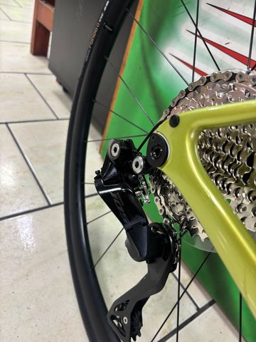 Tweedehands Giant Defy Advanced 1 2025 2025 Road & Gravel — afbeelding 4 van 9