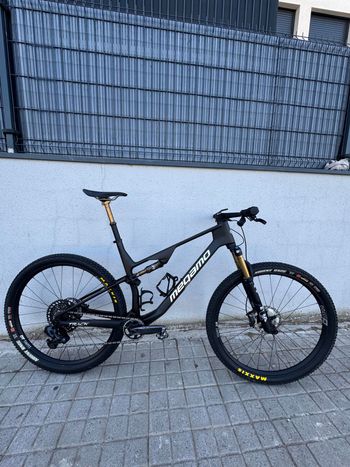 Megamo, Megamo - track SRAM GX Eagle AXS