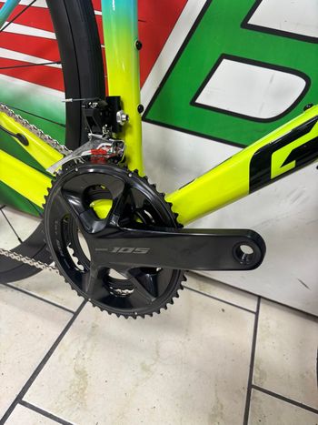 Used Giant TCR Advanced 2 2025 2025 Road & Gravel — image 5 of 11