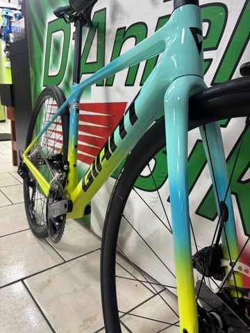 Używany Giant TCR Advanced 2 2025 2025 Road & Gravel — zdjęcie 6 z 11