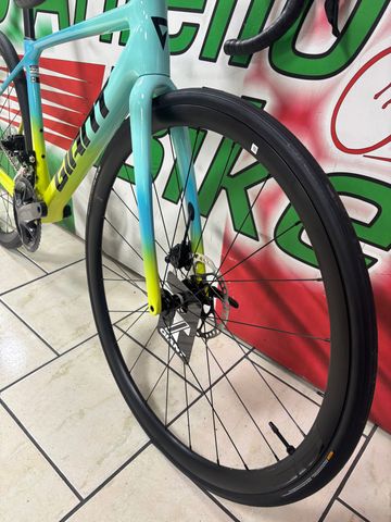 Używany Giant TCR Advanced 2 2025 2025 Road & Gravel — zdjęcie 8 z 11
