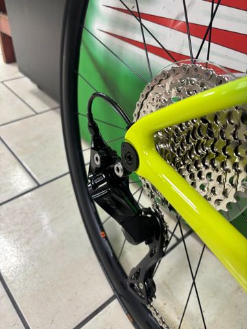Używany Giant TCR Advanced 2 2025 2025 Road & Gravel — zdjęcie 4 z 11