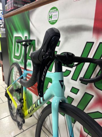 Używany Giant TCR Advanced 2 2025 2025 Road & Gravel — zdjęcie 7 z 11