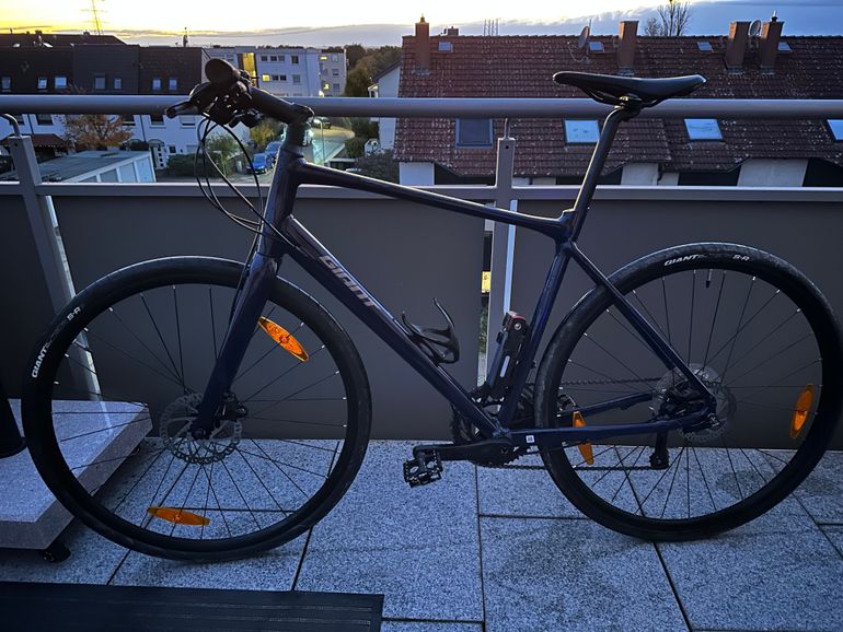 Giant FastRoad SL 2 2022 — Price & Specs | 2BX