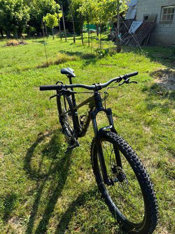Used Trek Roscoe 7 2023 Mountainbike, Black, 29 — image 5 of 10