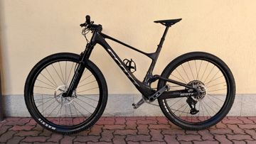 Brugt Scott Spark Rc Team Issue 2025 2025 Mountainbike — billede 2 af 7