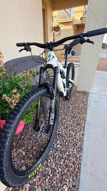 Used Specialized Stumpjumper SRAM X01 Eagle AXS 2023 Mountainbike, White, 29 — image 7 of 10