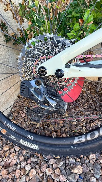 Used Specialized Stumpjumper SRAM X01 Eagle AXS 2023 Mountainbike, White, 29 — image 3 of 10