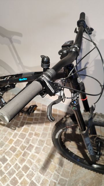 Used Yamaha YDX-Moro 2022 2022 Mountainbike, Blue, 27.5 — image 9 of 10