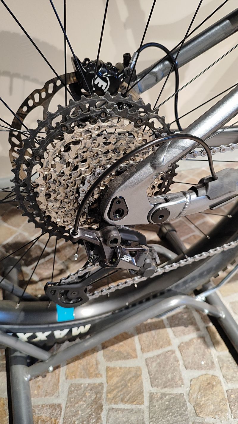 Used Yamaha YDX-Moro 2022 2022 Mountainbike, Blue, 27.5 — image 10 of 10