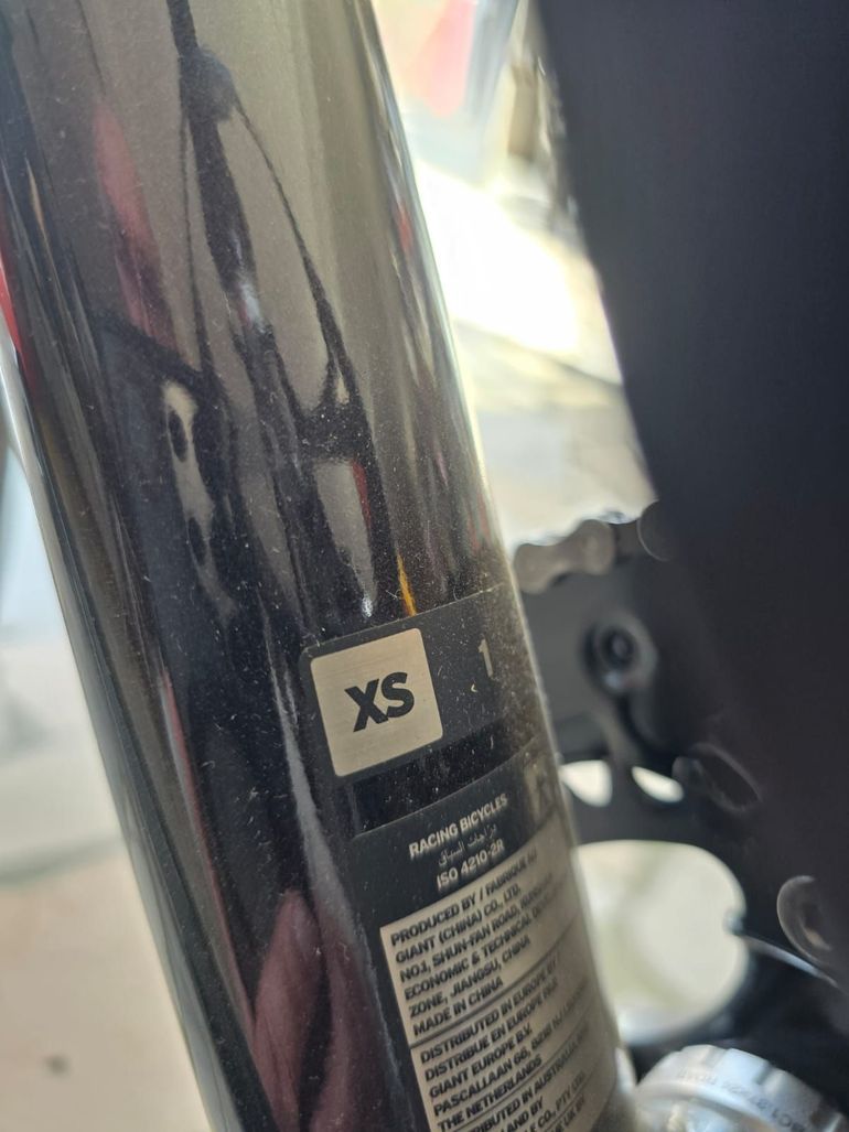 Used Giant Revolt 2 2022 2022 Road & Gravel, Black — image 9 of 13