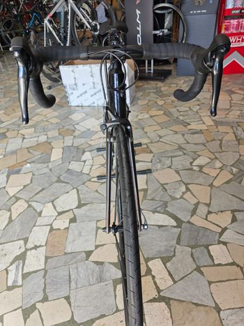 Used Giant Revolt 2 2022 2022 Road & Gravel, Black — image 11 of 13