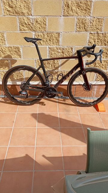 Used Scott Addict RC 10 2023 2023 Road & Gravel, Black — image 1 of 6